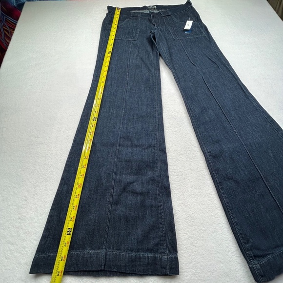 Old Navy NWT Women's "The Diva" Flared Jeans, size 6 Regular Wide Leg Boot Cut - Picture 10 of 16